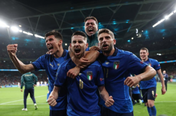 Italia clasifica por penales a la final de la Euro